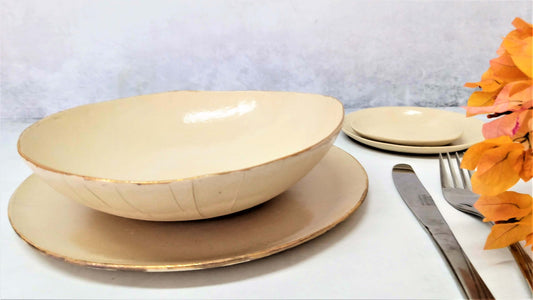 טס כלי אוכל מקרמיקה בצבע שמנת