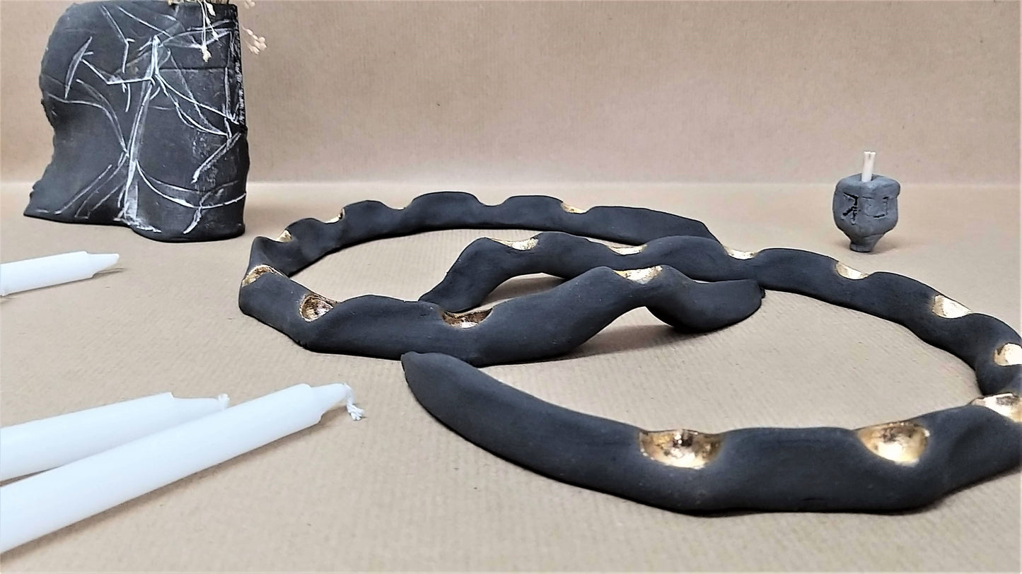 חנוכיה מעוצבת בעבודת יד