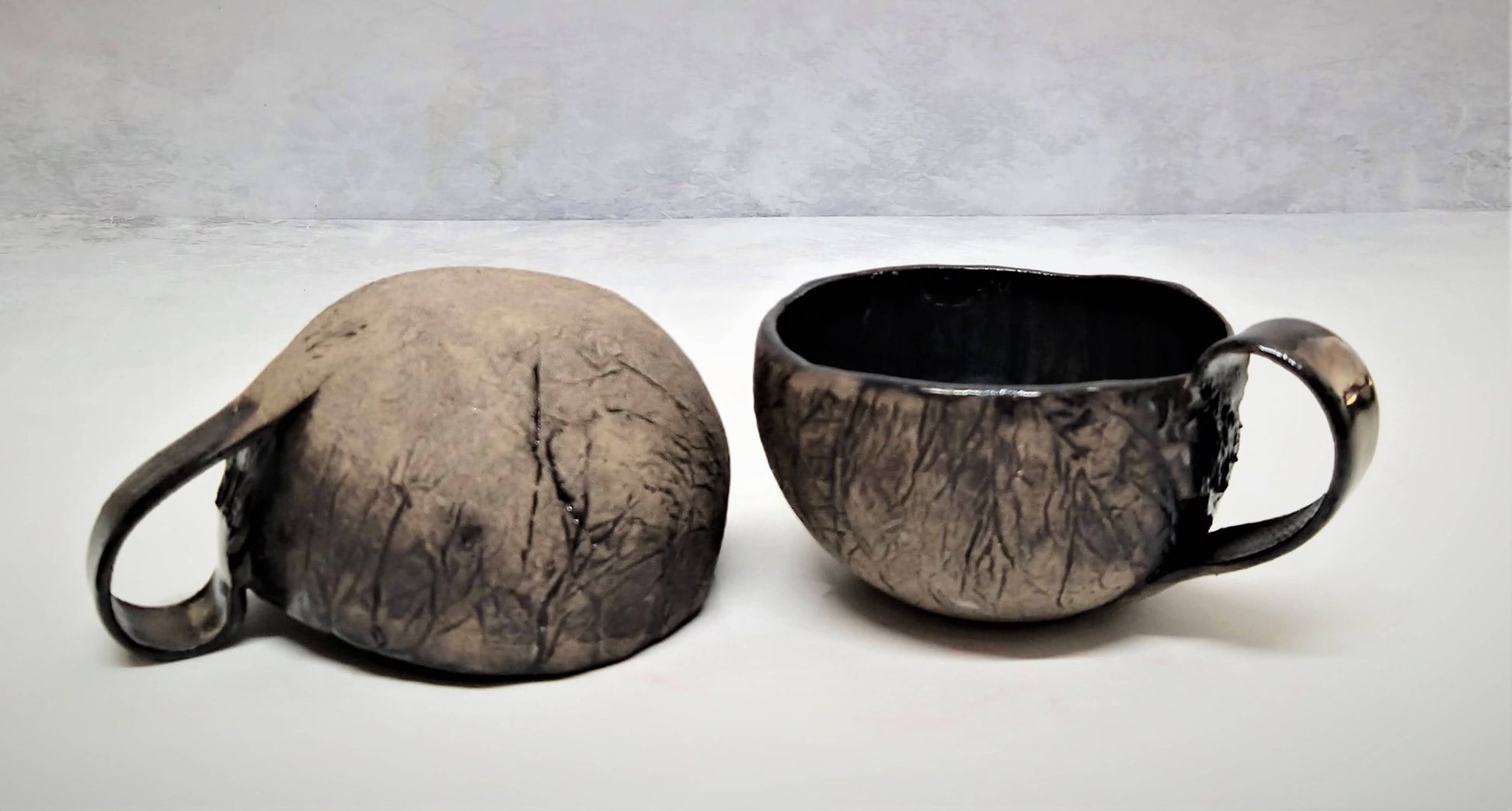 סט ספלים לתה בצבע שחור