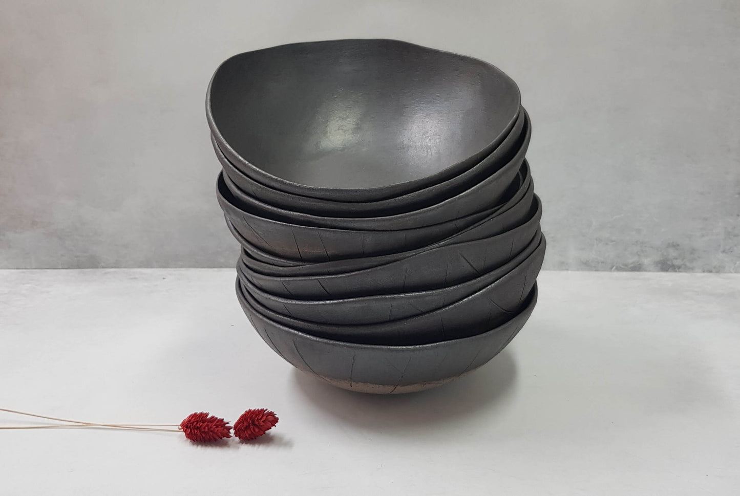 סט קערות קרמיקה בצבע שחור מט