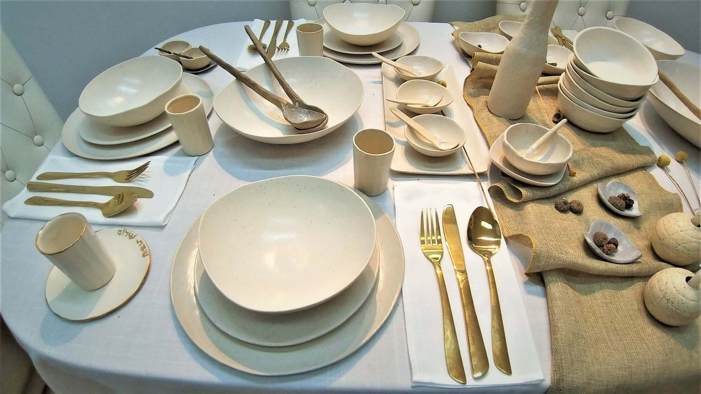 מערכת כלים לשולחן חג