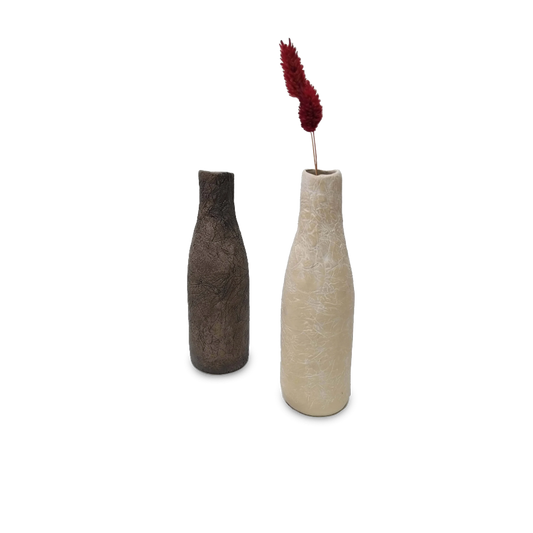 זוג אגרטלים שמנת ושחור מקרמיקה עבודת יד